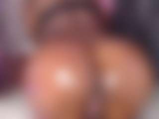 Live cam show with TinnaGoddess - Black Toys on Milfs Live