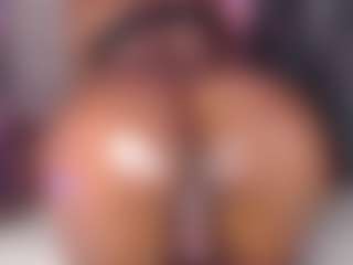 Live cam show with TinnaGoddess - Ebony on Soda Cam | colombia