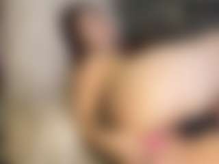 Live cam show with XtraHotX - Fingers on Camsoda