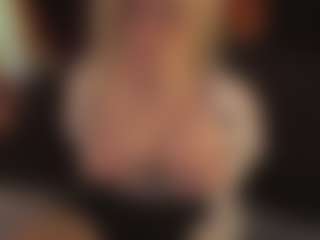 Live cam show with ELLIE - Big Tits on MyBangCams