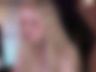 Live cam show with ELLIE - Curvy on livesexfox.com