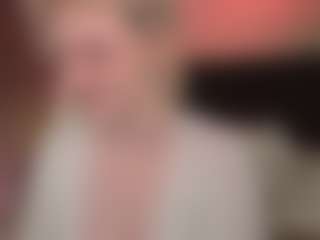 Live cam show with ELLIE - College on Streamer API