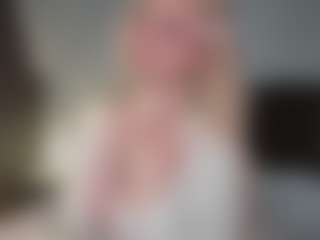 Live cam show with ELLIE - Young Adult on Mixed Magazine Live