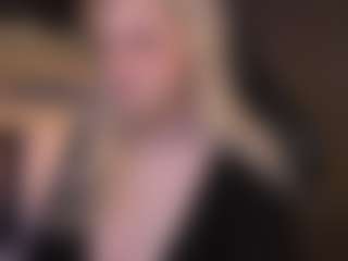 Live cam show with ELLIE - Pornstar Cosplay on dropp.cam