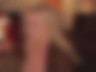 Live cam show with ELLIE - Smoking on Camsoda