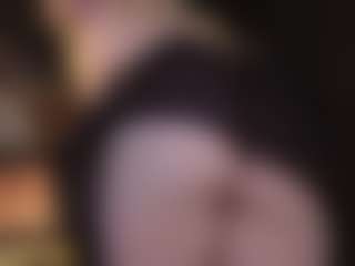 Live cam show with ELLIE - Lush on SmokeAndPoke