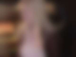 Live cam show with ELLIE - Blonde Hair Curvy on SmokeAndPoke