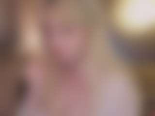 Live cam show with ELLIE - Facial Piercings on Mixed Magazine Live