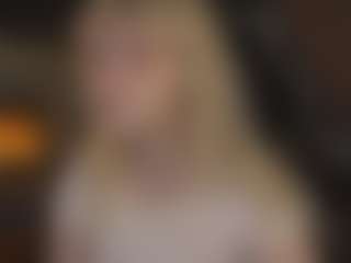 Live cam show with ELLIE - Smoking on Camsoda