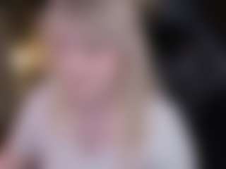 Live cam show with ELLIE - BBW College on AdultVida.com