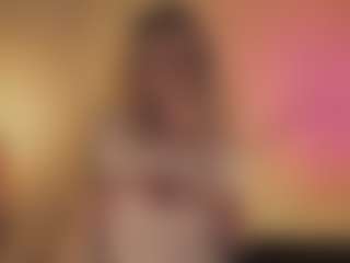 Live cam show with ELLIE - Cosplay Curvy on Camsoda