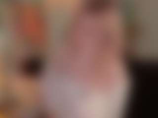 Live cam show with ELLIE - Teen (18+) on Camsoda