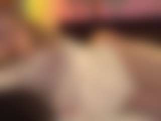 Live cam show with ELLIE - Blonde Hair Curvy on Camsoda