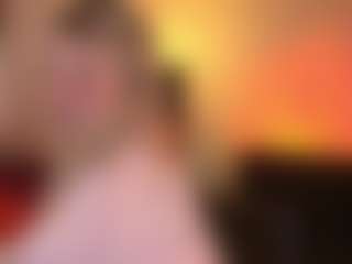 Live cam show with ELLIE - Facial Piercings on Camsoda