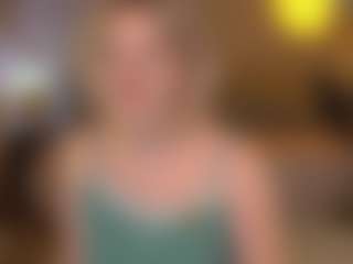 Live cam show with ELLIE - Smoking on Camsoda