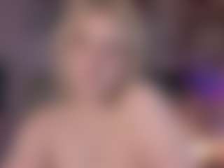 Live cam show with ELLIE - Blonde Hair on Camsoda