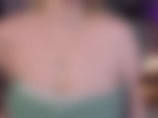 Live cam show with ELLIE - Teen (18+) on Camsoda