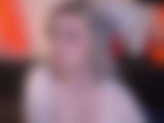 Live cam show with ELLIE - Erotic Dance on Dare Cams