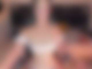 Live cam show with AlessaRomero - Average on Chatstar
