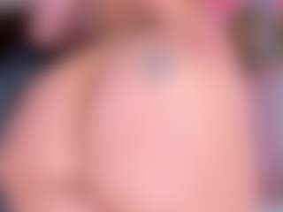 Live cam show with AlessaRomero - Flashing on Latina Girls