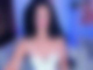 Live cam show with AlessaRomero - Living Room on Camsoda