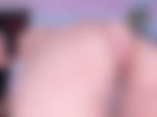 Live cam show with AlessaRomero - BBW on xDating