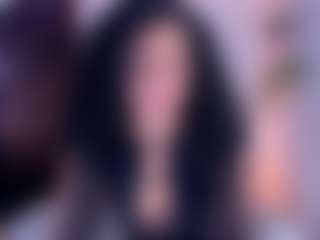 Live cam show with AlessaRomero - Living Room on infinitiblacc.com