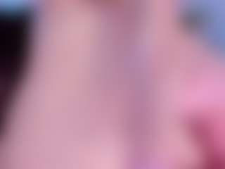 Live cam show with AlessaRomero - Flashing on Camsoda