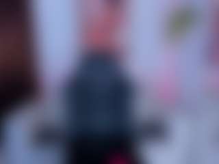 Live cam show with AlessaRomero - Living Room on livesuperchat.net