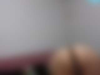 Live cam show with PenelopeHott - Red Hair MILF on Dare Cams