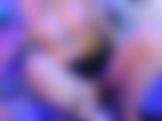 Live cam show with AliceBenet - Shaved Pussy on Cam Slut
