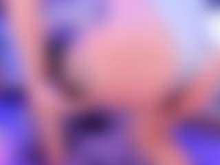 Live cam show with AliceBenet - Red Hair on Camiplay Live