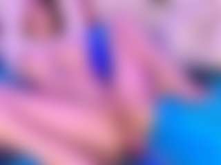 Live cam show with AliceBenet - Public Toys on Livezox