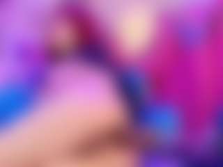 Live cam show with AliceBenet - Striptease on Camsoda