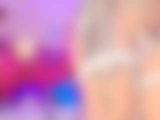 Live cam show with AliceBenet - Shaved Pussy on Cam Slut