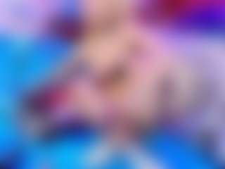 Live cam show with AliceBenet - Oil on Livezox