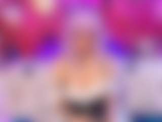 Live cam show with AliceBenet - Striptease on Camsoda