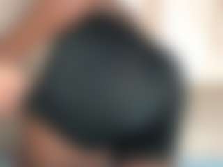 Live cam show with candyfoxie - Ebony Teen (18+) on livesuperchat.net