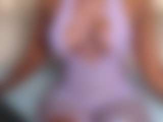 Live cam show with candyfoxie - Twerk Latina on Camming Site