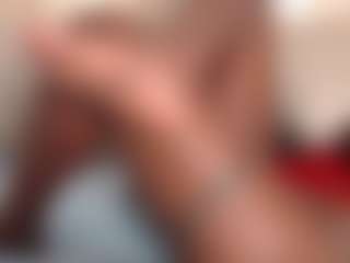 Live cam show with candyfoxie - Twerk Latina on StripNow