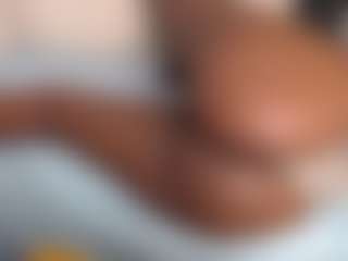 Live cam show with candyfoxie - Ebony Shaved Pussy on https://playwithruby.com