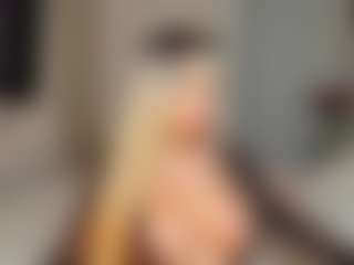 Live cam show with Rouse-hallberg - Brown Hair on friskycurves.com