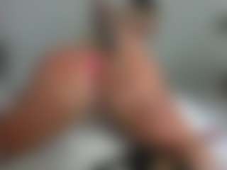 Live cam show with Rouse-hallberg - Tease Curvy on madthumbs