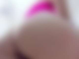 SABRINA-MED MILF webcam performer live streaming