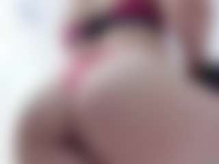 SABRINA-MED MILF webcam performer live streaming