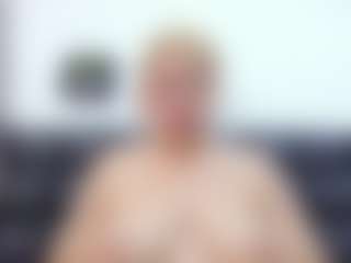 Live cam show with SABRINA-MED - Shaved Pussy on Camiplay Live
