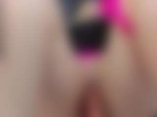 Live cam show with SABRINA-MED - Blonde Hair MILF on Soda Cam