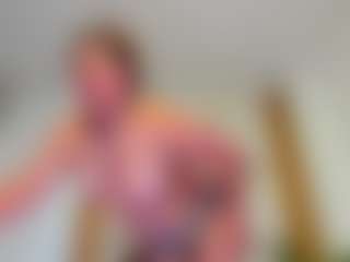 Live cam show with SEXIROSE - Yoga MILF on Gym Cam Girls