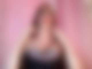 Live cam show with LiillyRousse - Average on madthumbs