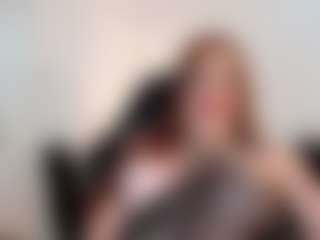 Live cam show with LiillyRousse - Brown Eyes on Mixed Magazine Live